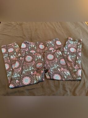 Constantly Varied Gear Dreamcatcher Print Capri leggings